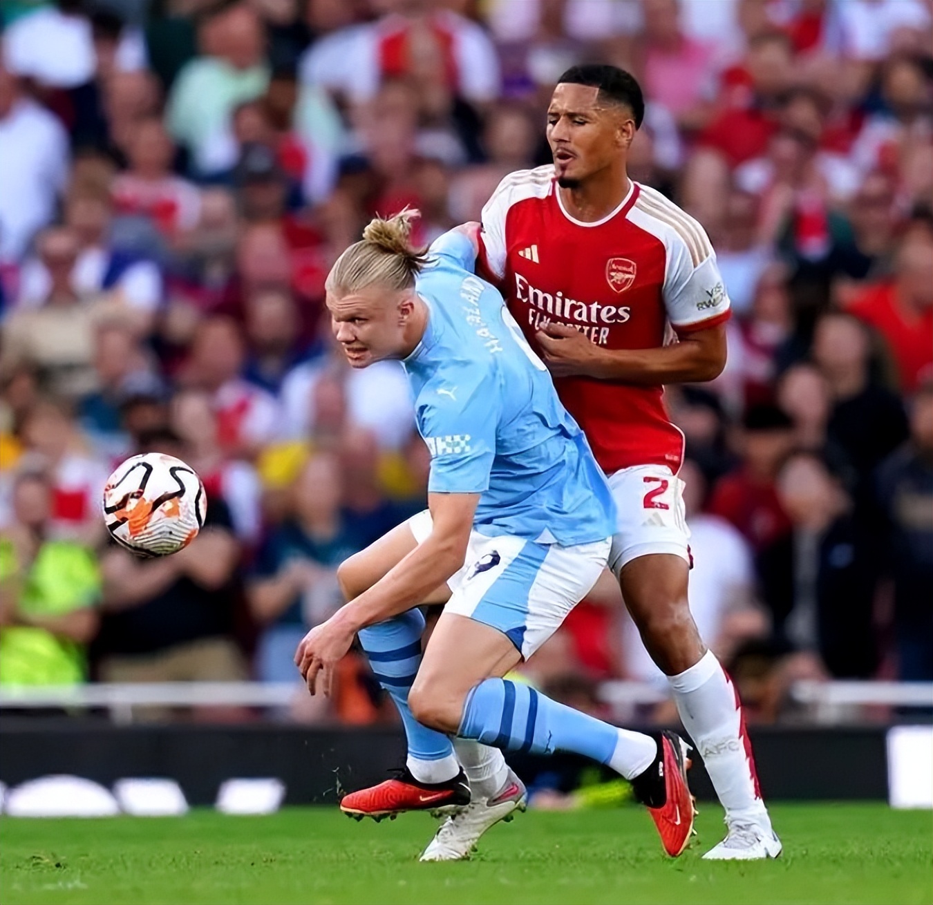 乌拉圭碾压里昂，马丁内利带队取胜