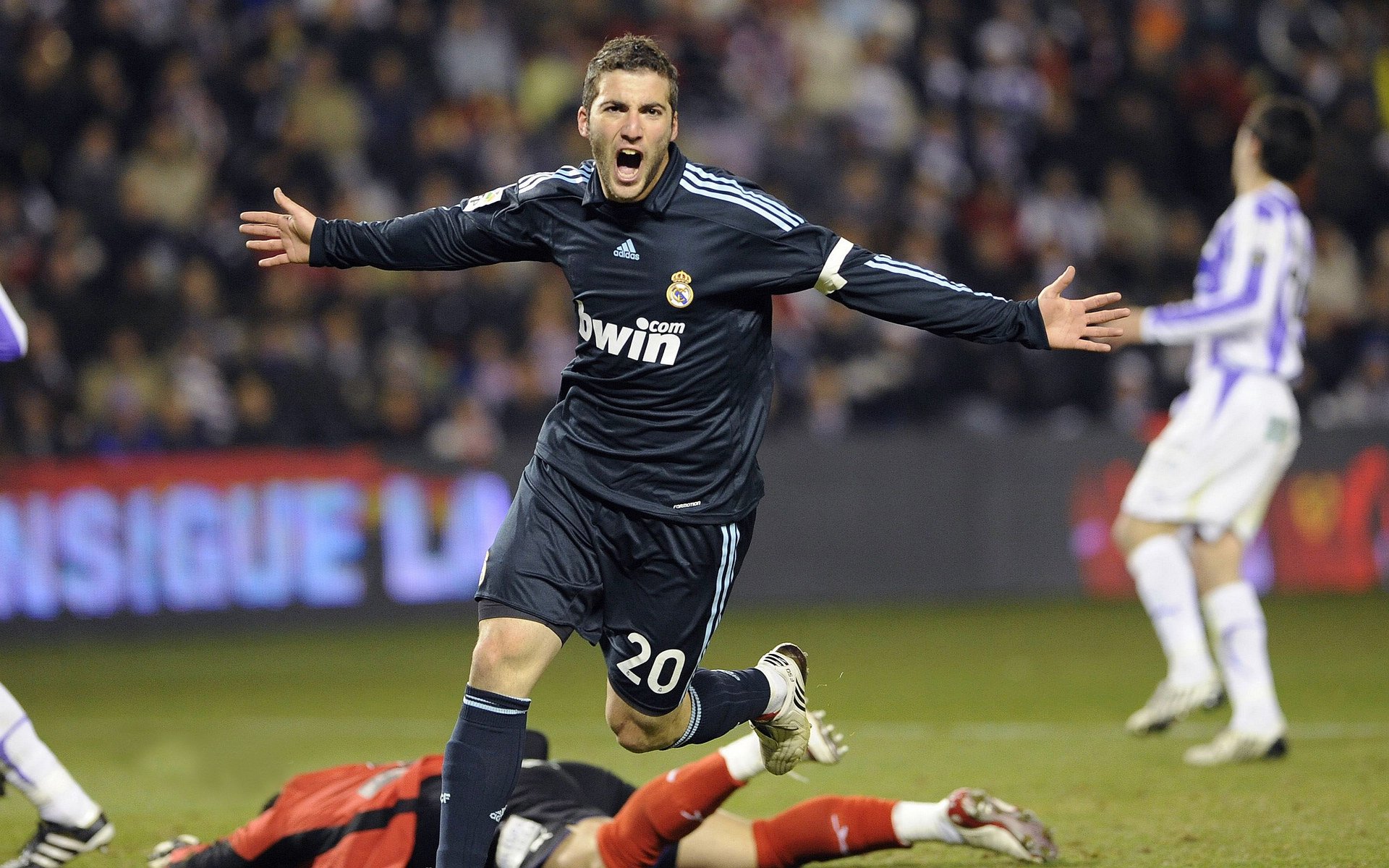 突尼斯最后时刻击败乌拉圭，努涅斯成为关键先生