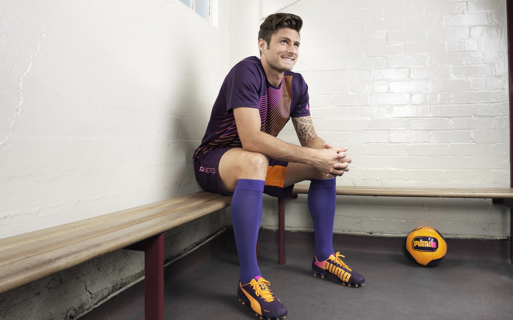 南美风暴席卷伦敦，乌拉圭双星横扫蓝桥，孙兴慜独舞点亮北伦敦德比